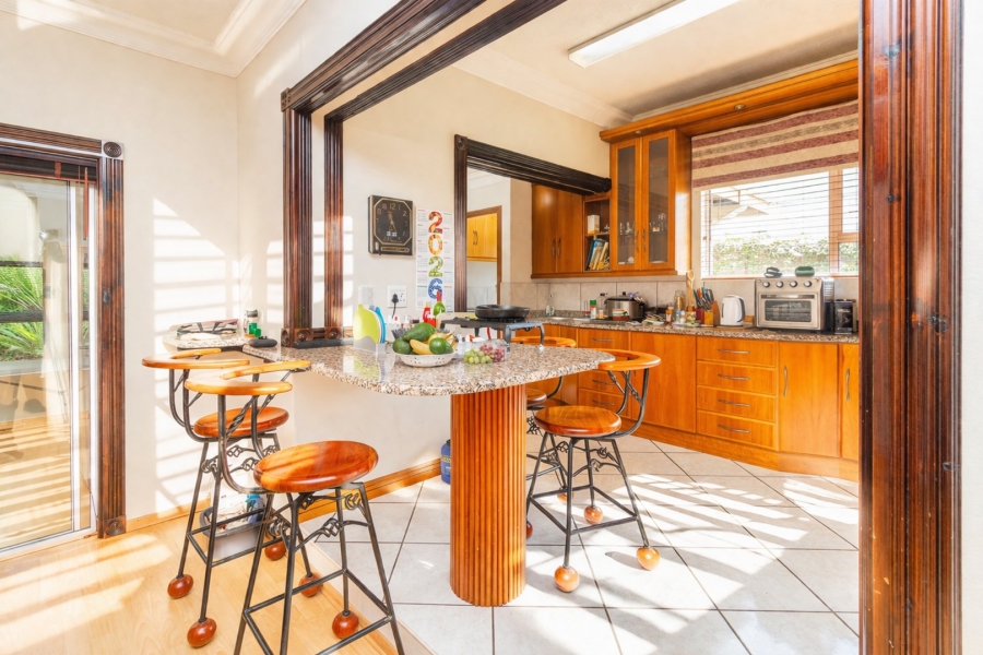 5 Bedroom Property for Sale in Caribbean Beach Club North West